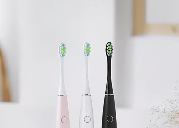 使用電動牙刷應(yīng)該注意什么？科學(xué)使用電動牙刷，牢記這4要點