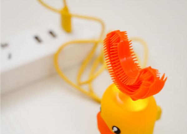 小孩電動牙刷u型牙刷怎么充電？u型牙刷的充電指南介紹